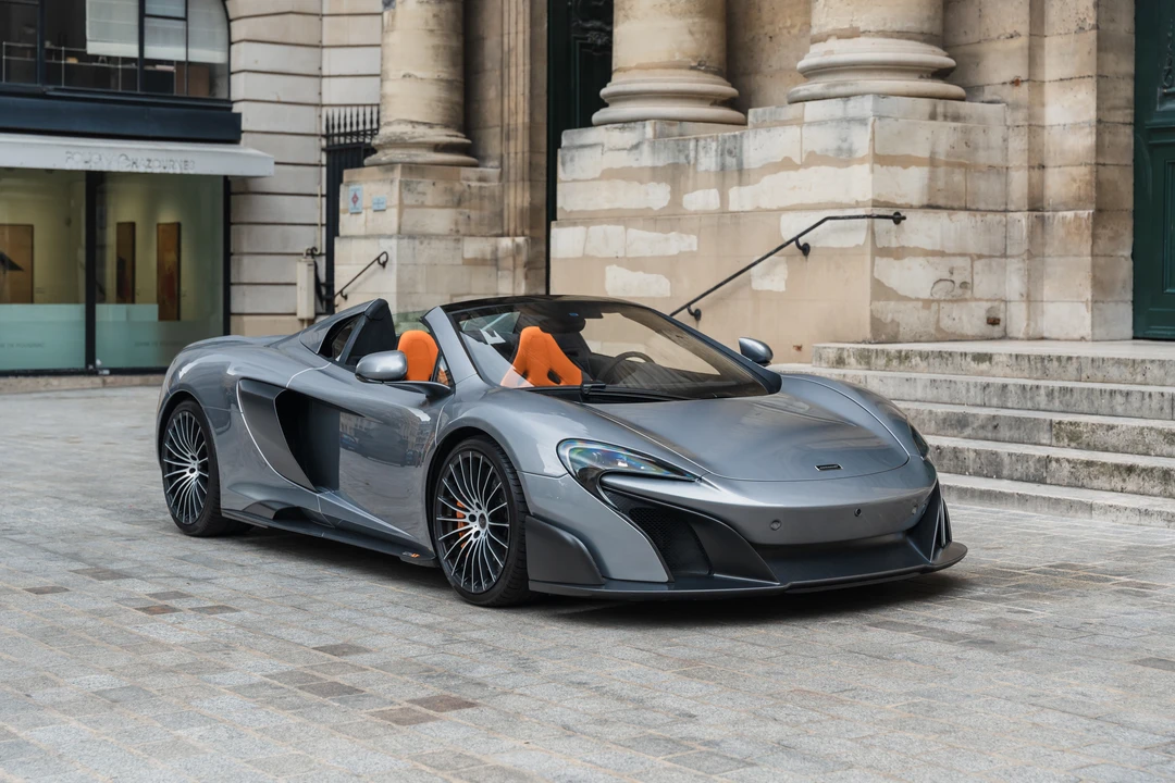 2017 McLaren 675LT Spider - Image 10 of 31