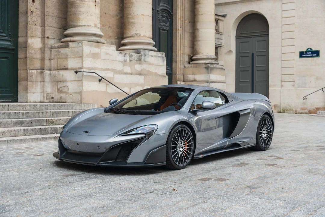 2017 McLaren 675LT Spider - Image 11 of 31
