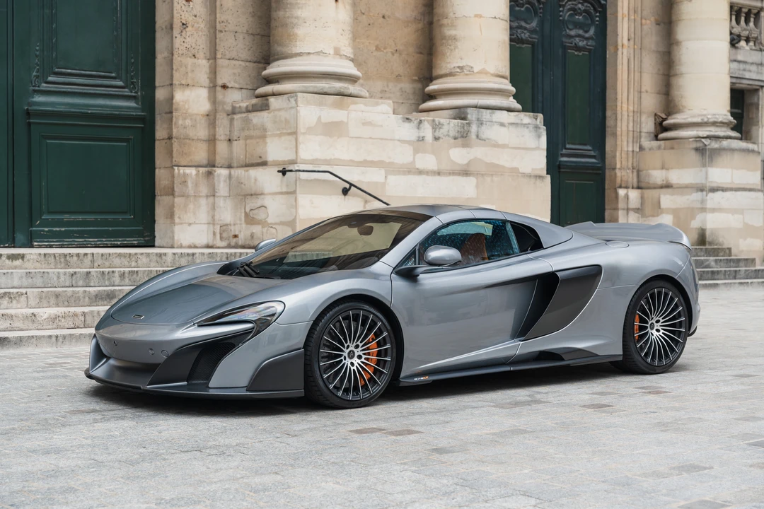2017 McLaren 675LT Spider - Image 12 of 31