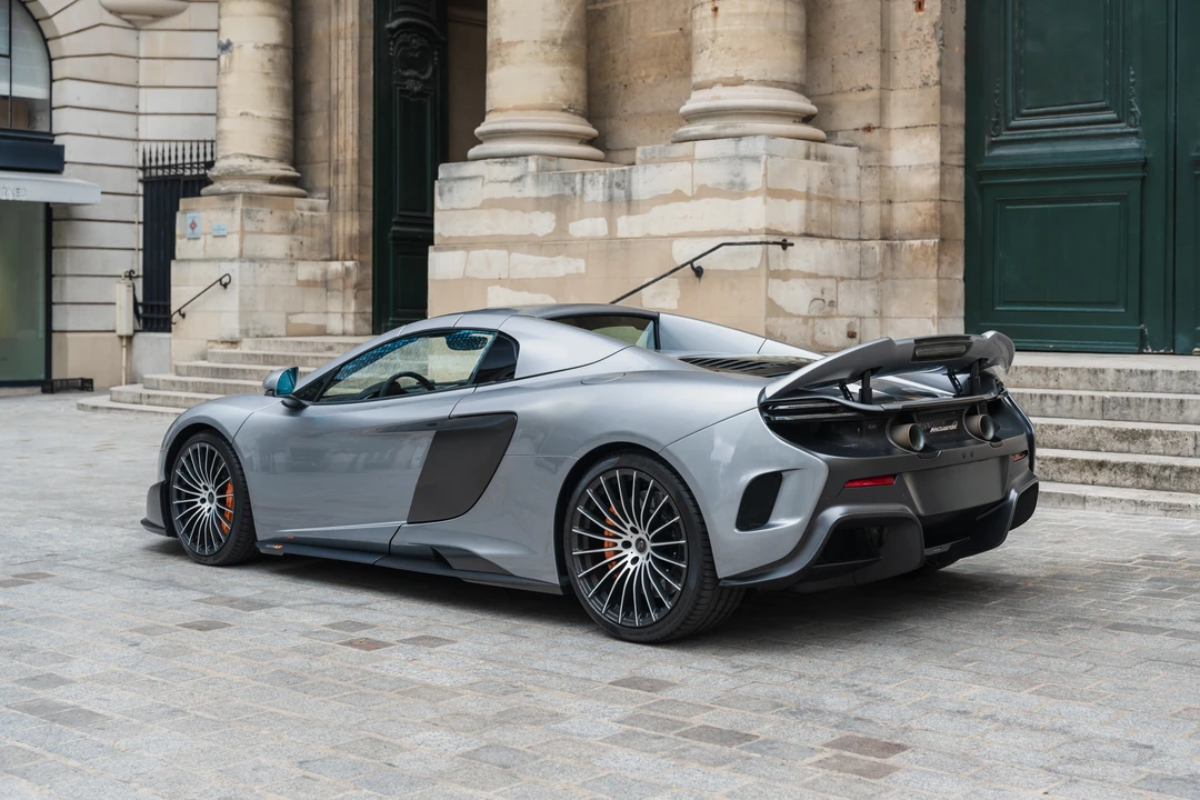 2017 McLaren 675LT Spider - Image 5 of 31