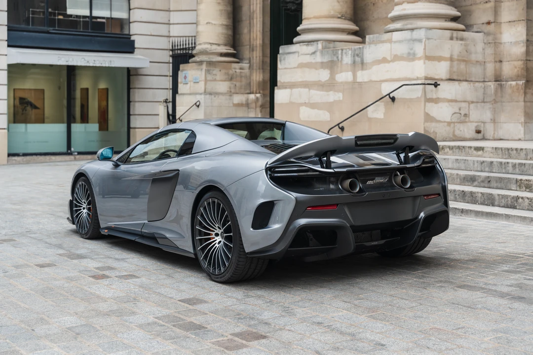 2017 McLaren 675LT Spider - Image 13 of 31