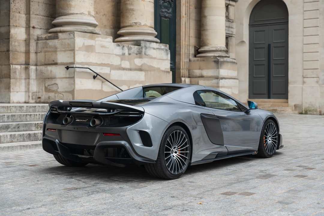 2017 McLaren 675LT Spider - Image 14 of 31