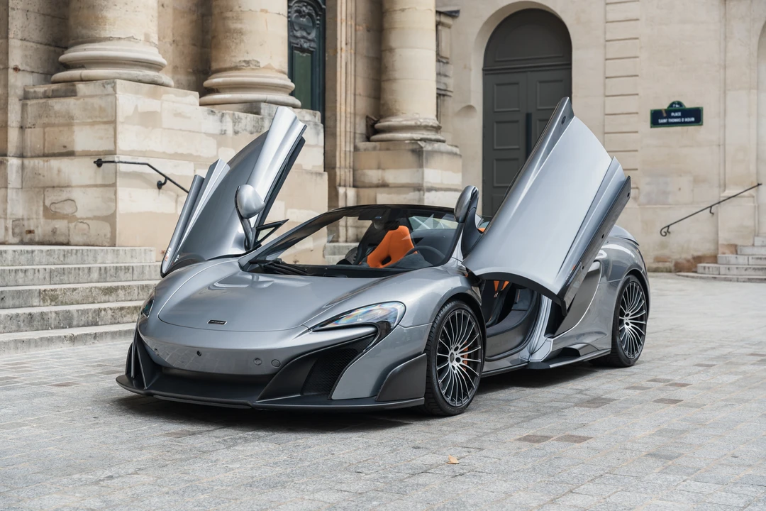 2017 McLaren 675LT Spider - Image 20 of 31