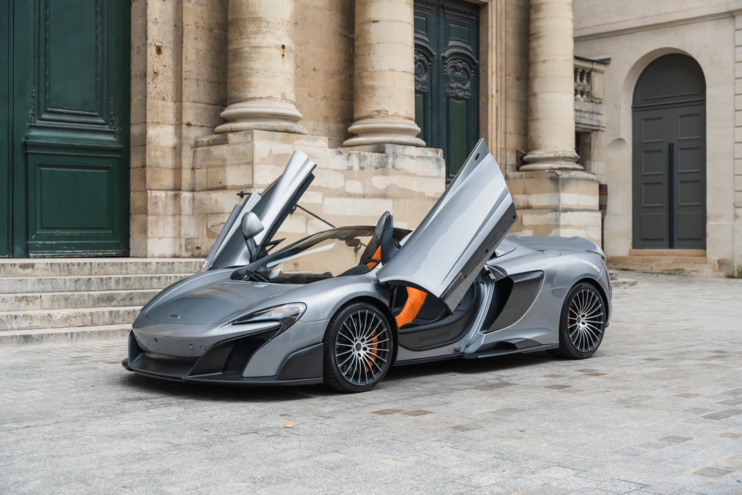 2017 McLaren 675LT Spider - Image 21 of 31