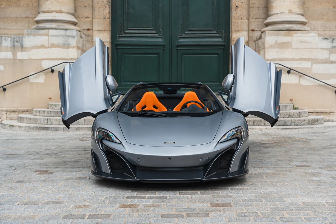 2017 McLaren 675LT Spider - Image 2 of 31