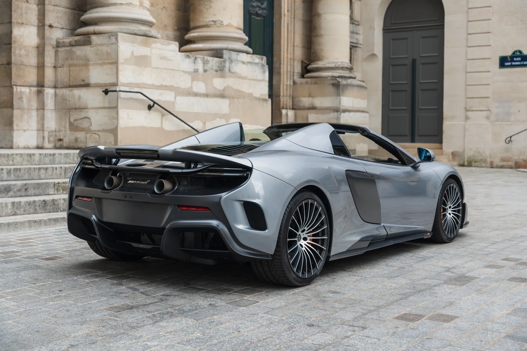 2017 McLaren 675LT Spider - Image 7 of 31
