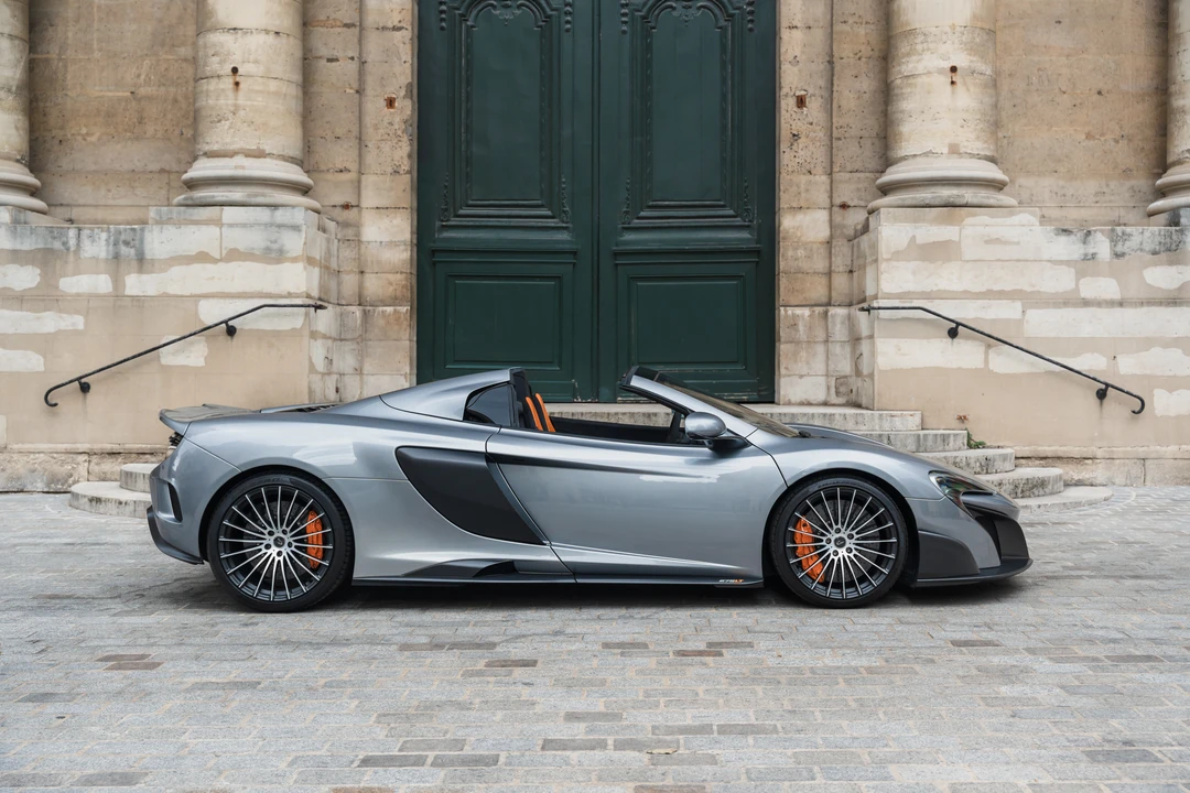 2017 McLaren 675LT Spider - Image 8 of 31