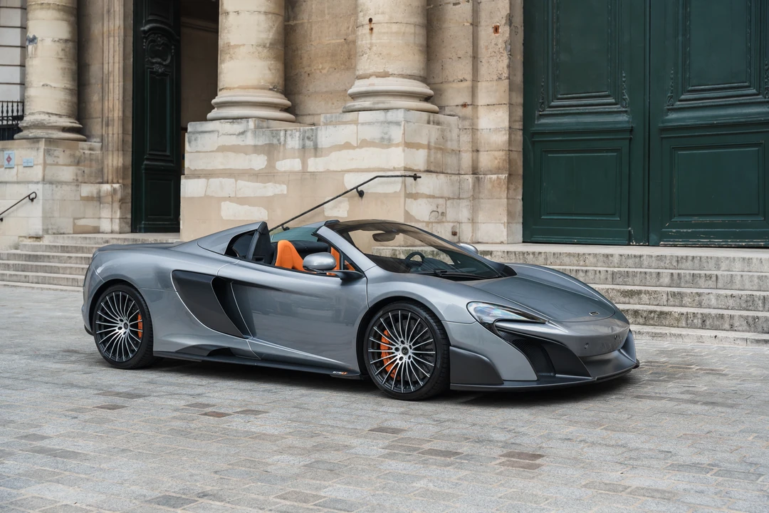 2017 McLaren 675LT Spider - Image 9 of 31