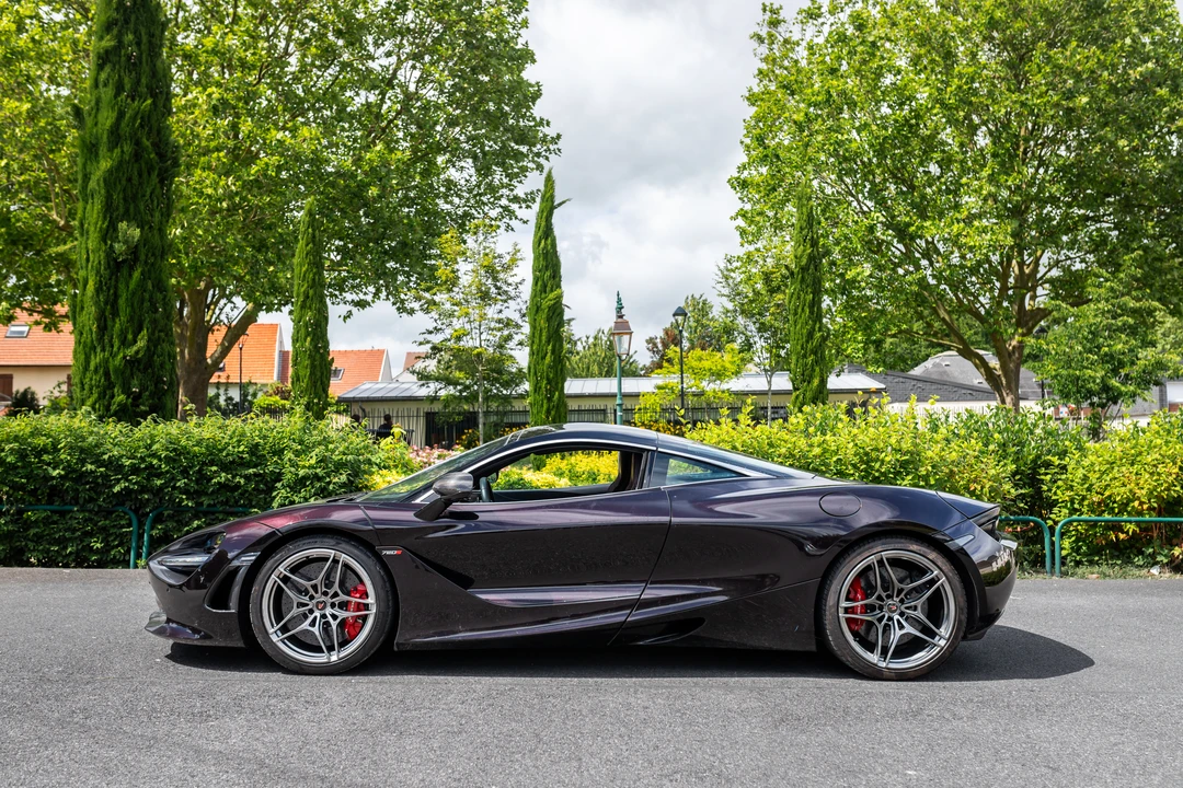2017 McLaren 720S - Image 4 of 31