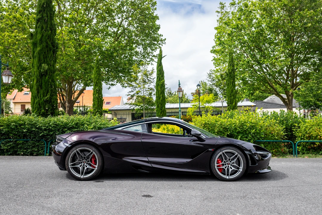 2017 McLaren 720S - Image 8 of 31