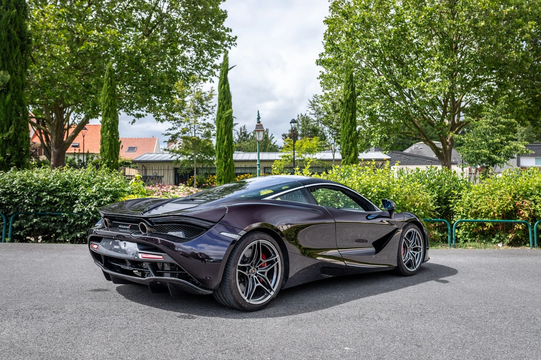 2017 McLaren 720S - Image 7 of 31