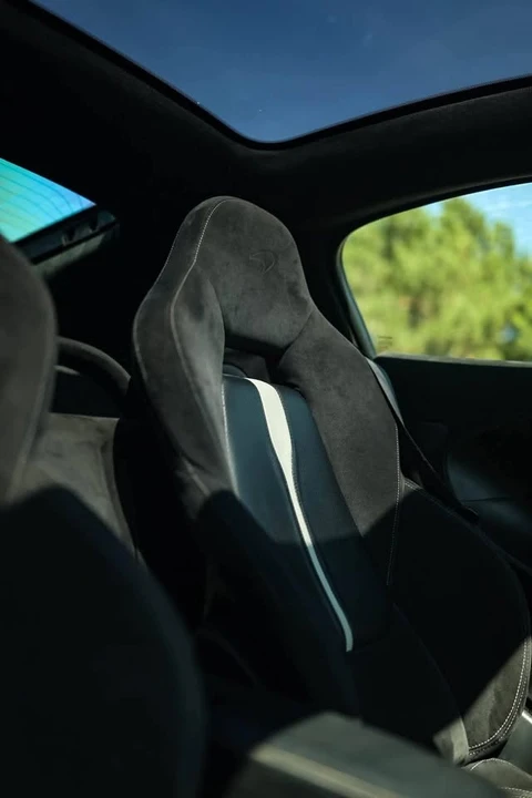 2017 McLaren GT - Image 13 of 15