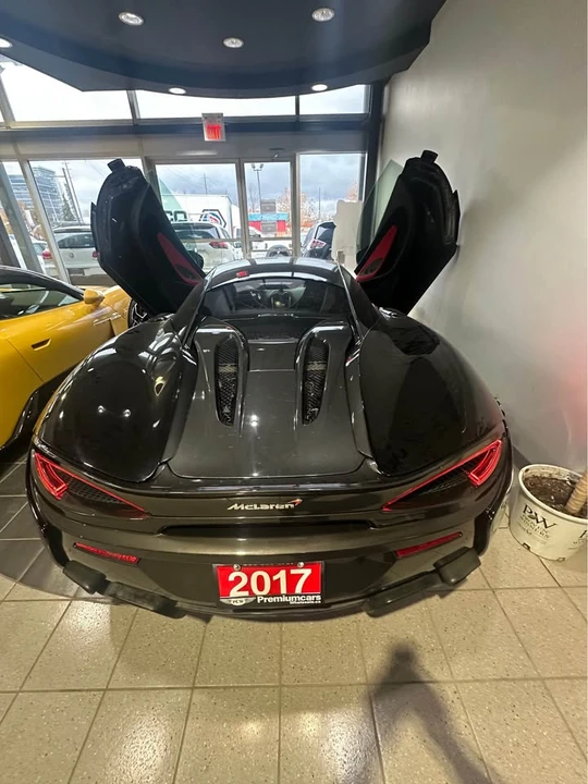 2017 McLaren 570S - Image 9 of 14