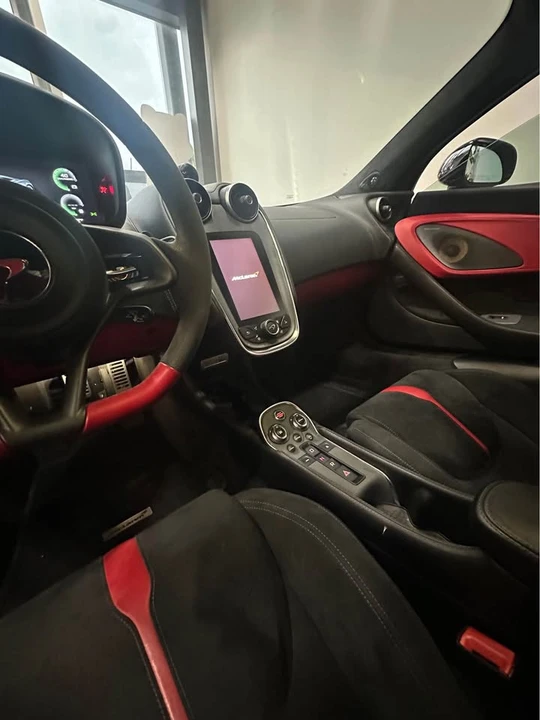 2017 McLaren 570S - Image 7 of 14