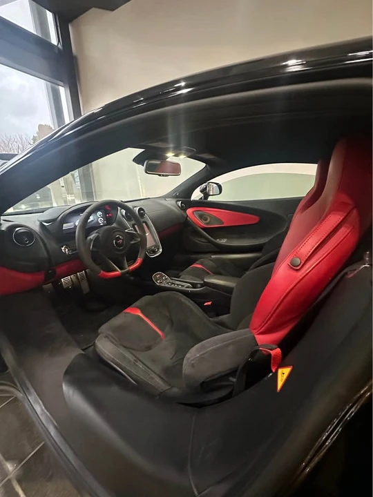 2017 McLaren 570S - Image 5 of 14