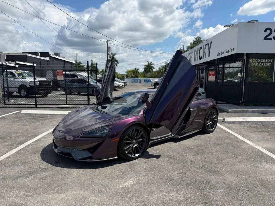 2017 McLaren 570S - Image 17 of 20