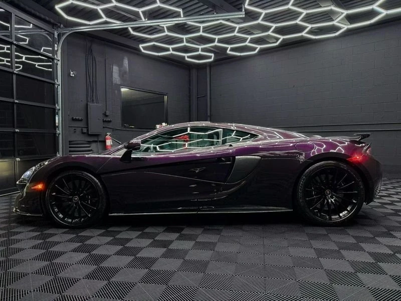 2017 McLaren 570GT - Image 9 of 19