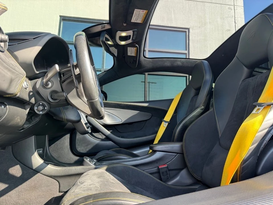 2017 McLaren 570GT - Image 9 of 20