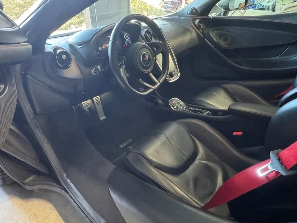 2017 McLaren 570GT - Image 8 of 13