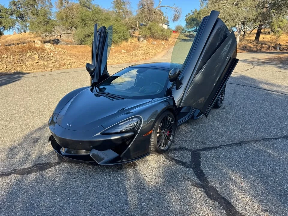 2017 McLaren 570GT - Image 3 of 13
