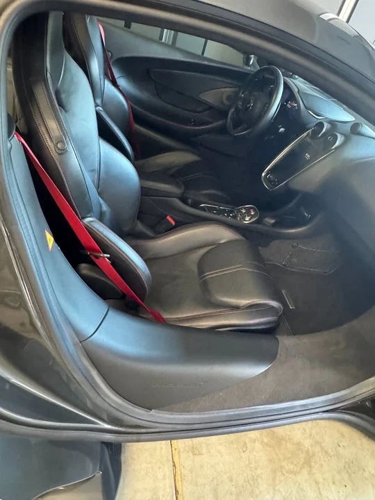 2017 McLaren 570GT - Image 9 of 13