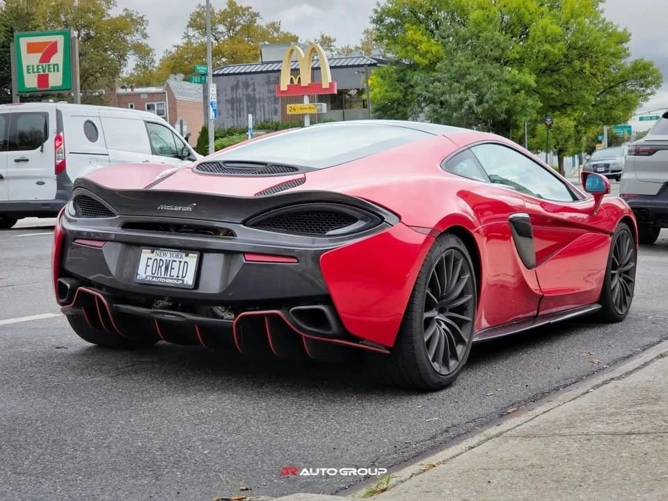 2017 McLaren 570GT - Image 6 of 20