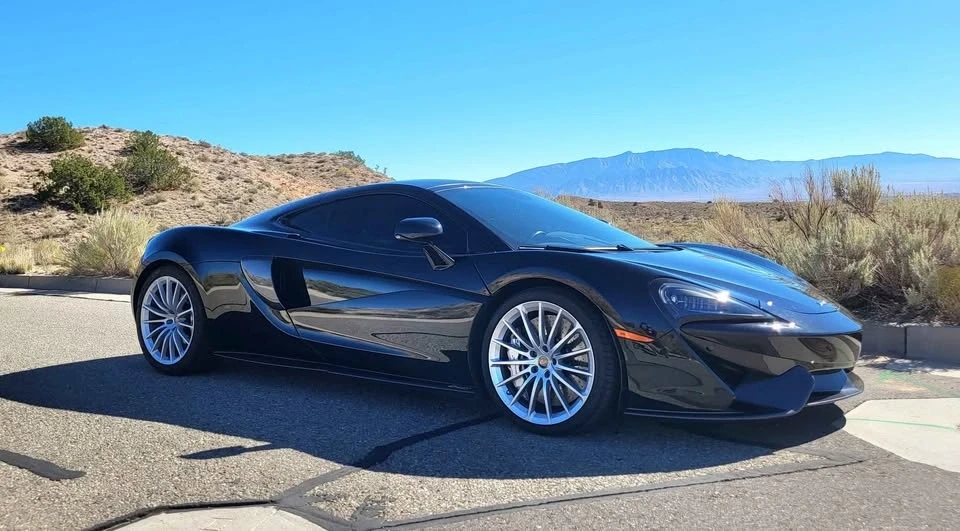 2017 McLaren 570GT - Image 8 of 20