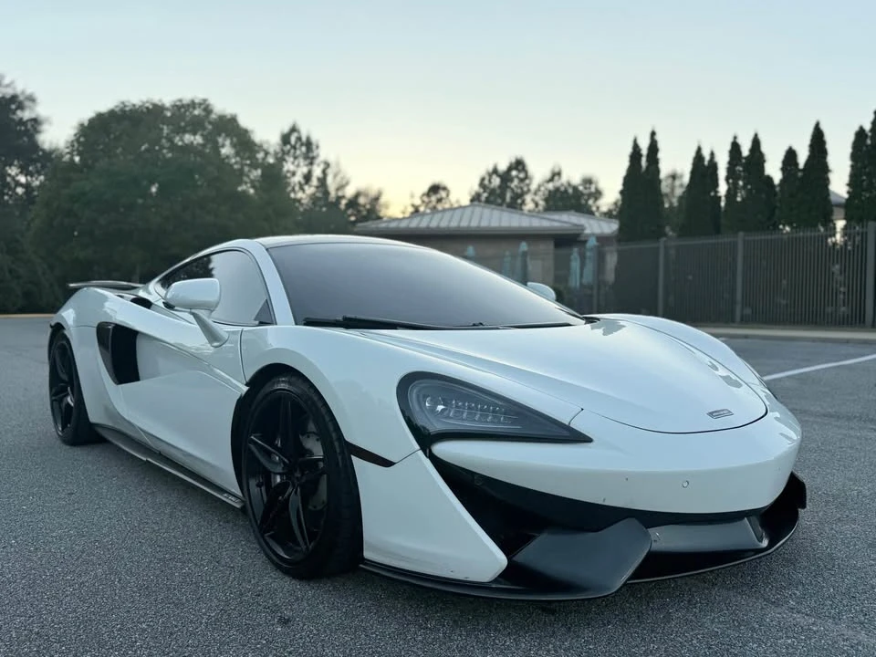2017 McLaren 570GT - Image 14 of 20