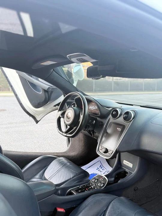 2017 McLaren 570GT - Image 9 of 20