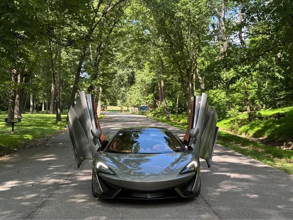 2017 McLaren 570GT - Image 2 of 15