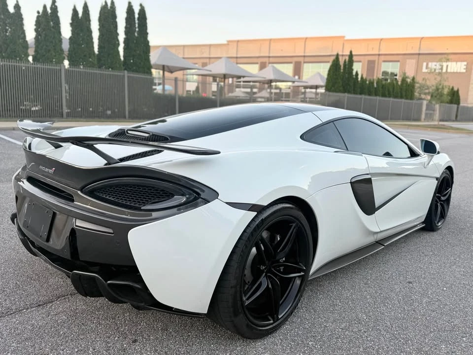 2017 McLaren 570GT - Image 16 of 20