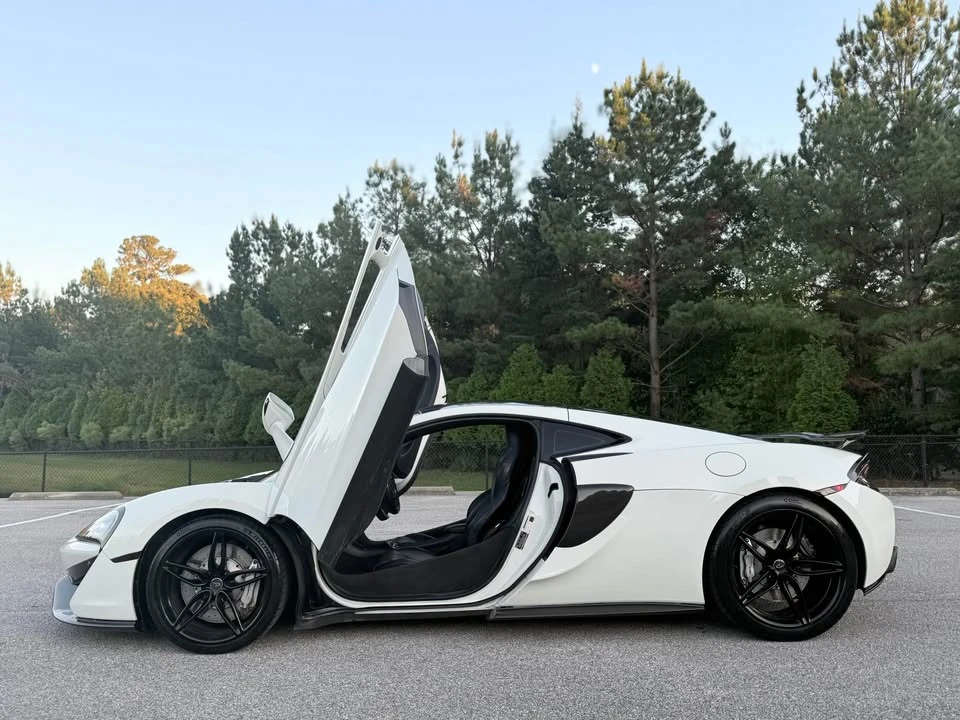 2017 McLaren 570GT - Image 6 of 20