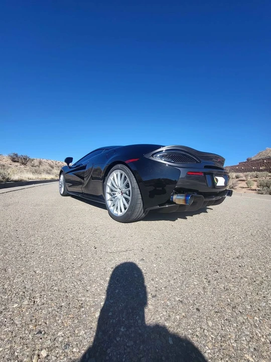 2017 McLaren 570GT - Image 9 of 19