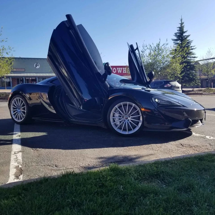2017 McLaren 570GT - Image 12 of 17
