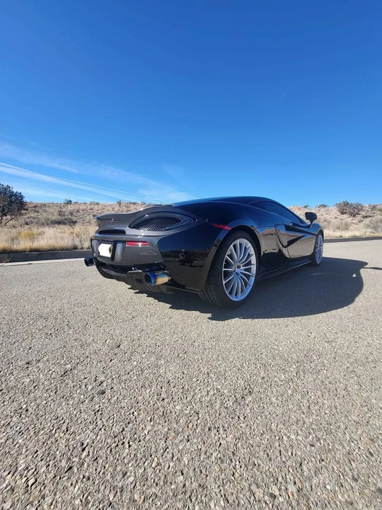 2017 McLaren 570GT - Image 5 of 18