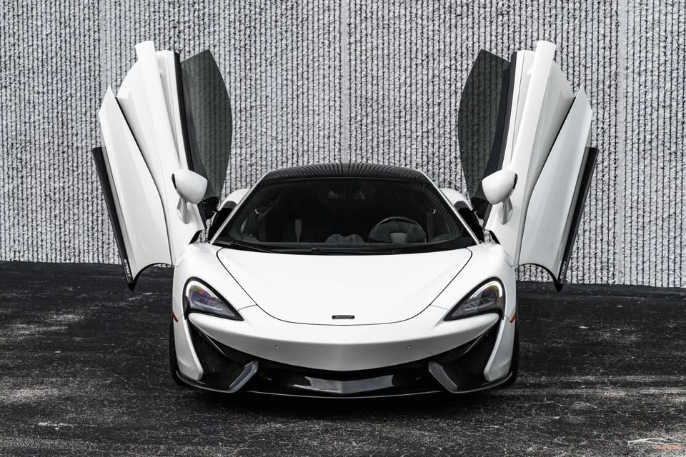 2017 McLaren 570GT - Image 8 of 20
