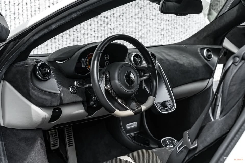 2017 McLaren 570GT - Image 16 of 20