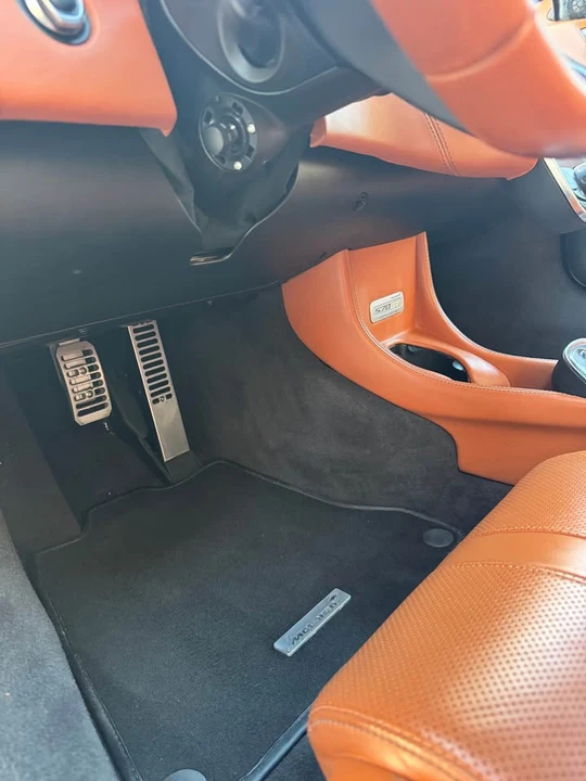 2017 McLaren 570GT - Image 8 of 15