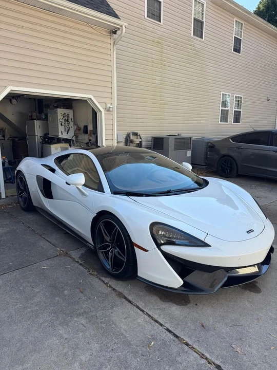 2017 McLaren 570GT - Image 11 of 15