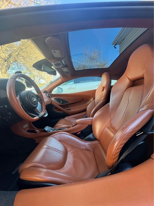 2017 McLaren 570GT - Image 9 of 15