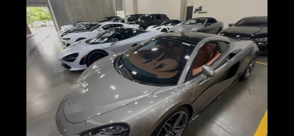 2017 McLaren 570GT - Image 2 of 5