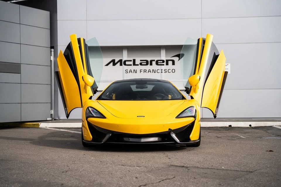 2017 McLaren 570GT - Image 15 of 20