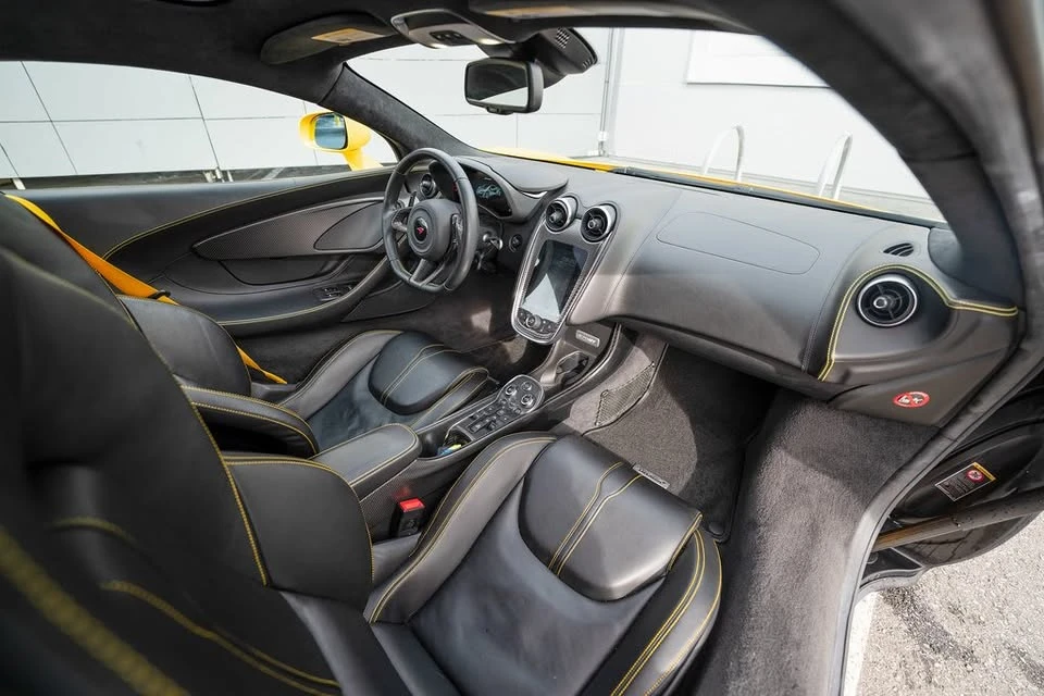 2017 McLaren 570GT - Image 4 of 20