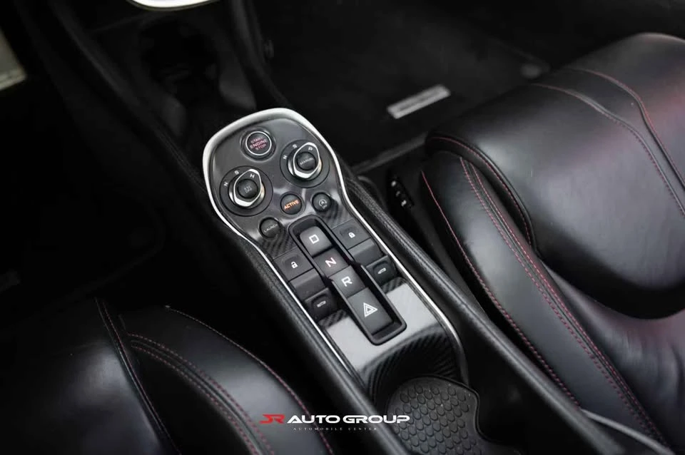 2017 McLaren 570GT - Image 14 of 16