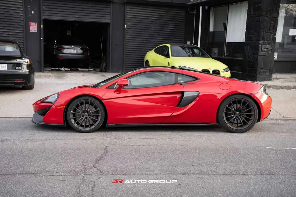 2017 McLaren 570GT - Image 6 of 16