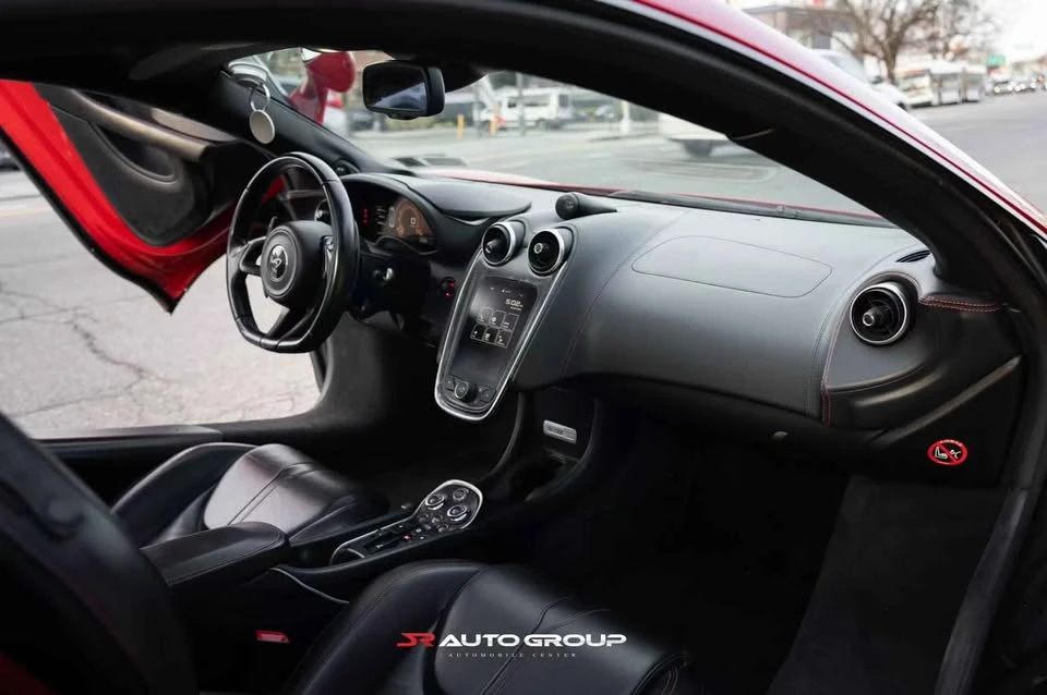 2017 McLaren 570GT - Image 11 of 16