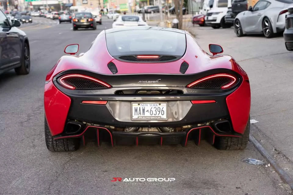 2017 McLaren 570GT - Image 10 of 16