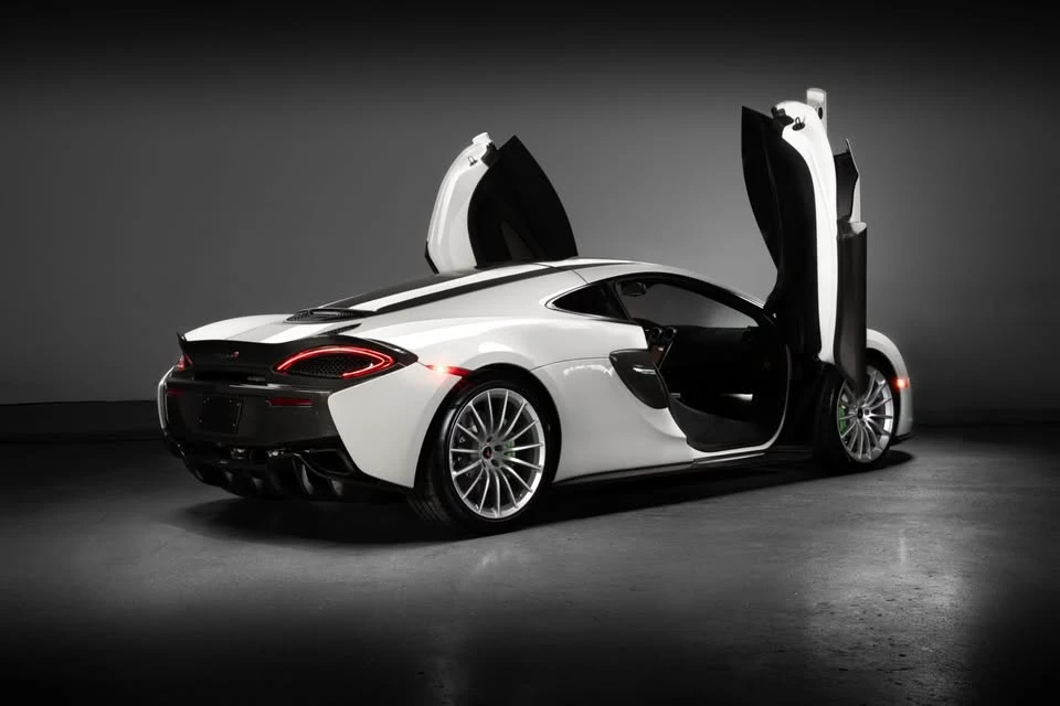 2017 McLaren 570GT - Image 8 of 20