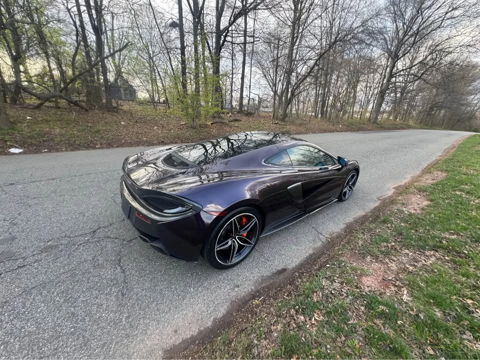 2017 McLaren 570GT - Image 5 of 16