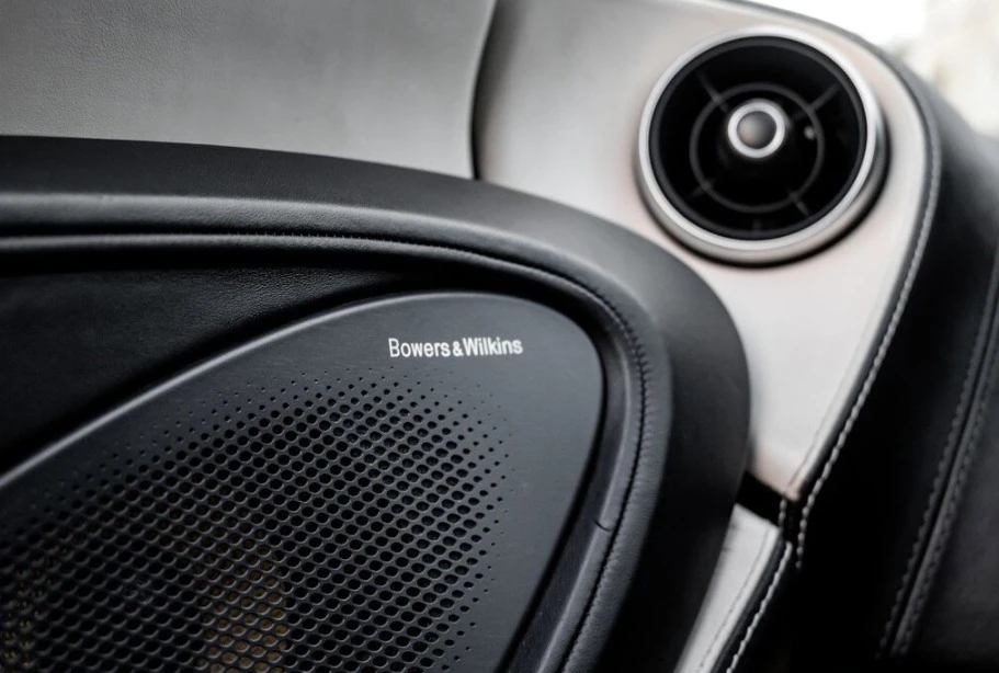 2017 McLaren 570GT - Image 17 of 20